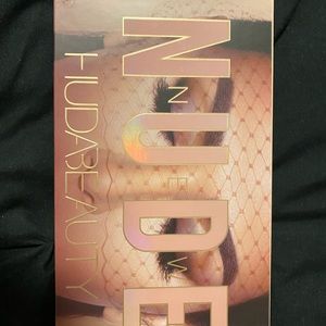 Huda nude obsessions nude palette. Brand new!